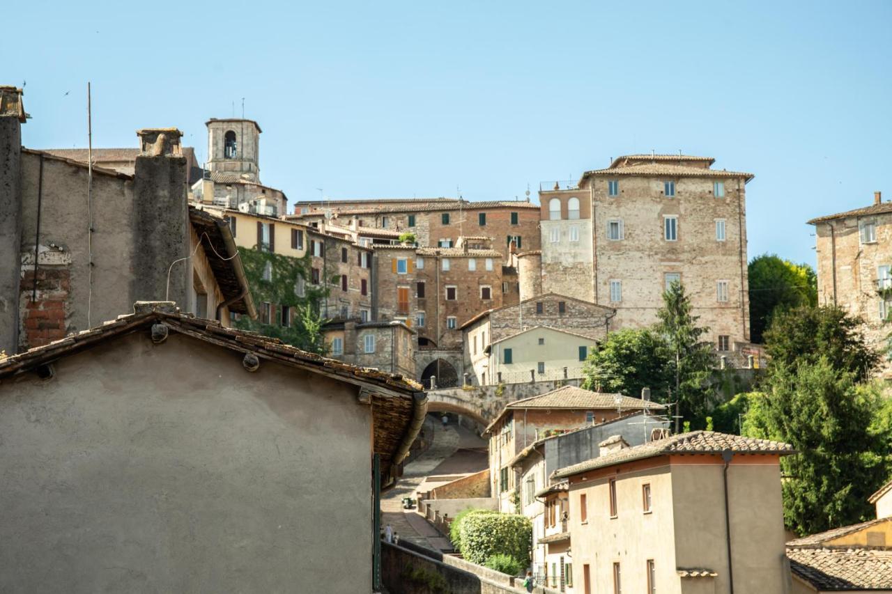 La Conca Apartment: A View On The Roman Aqueduct Perugia Exterior foto