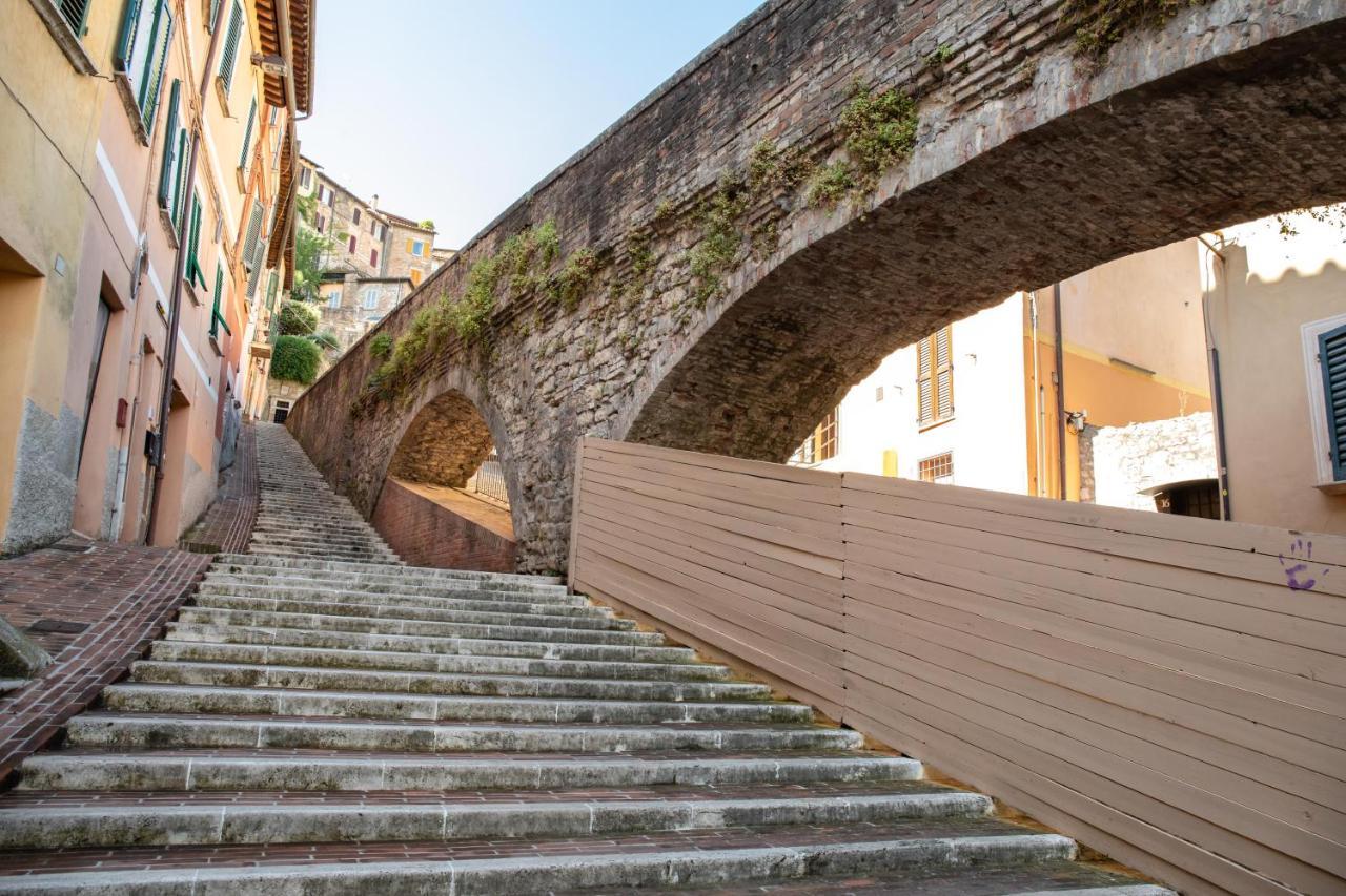 La Conca Apartment: A View On The Roman Aqueduct Perugia Exterior foto