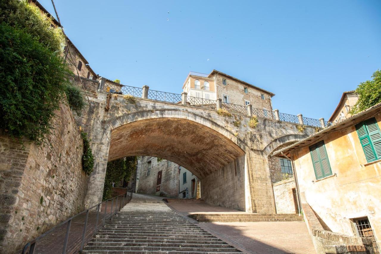 La Conca Apartment: A View On The Roman Aqueduct Perugia Exterior foto